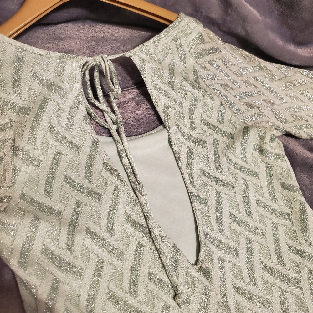 Dress - Picture 6 of 7